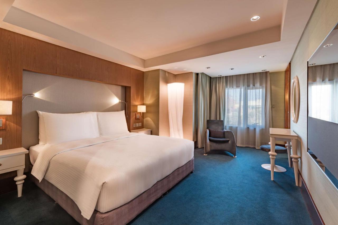 Presidential Suite with Sea View and Lounge Access